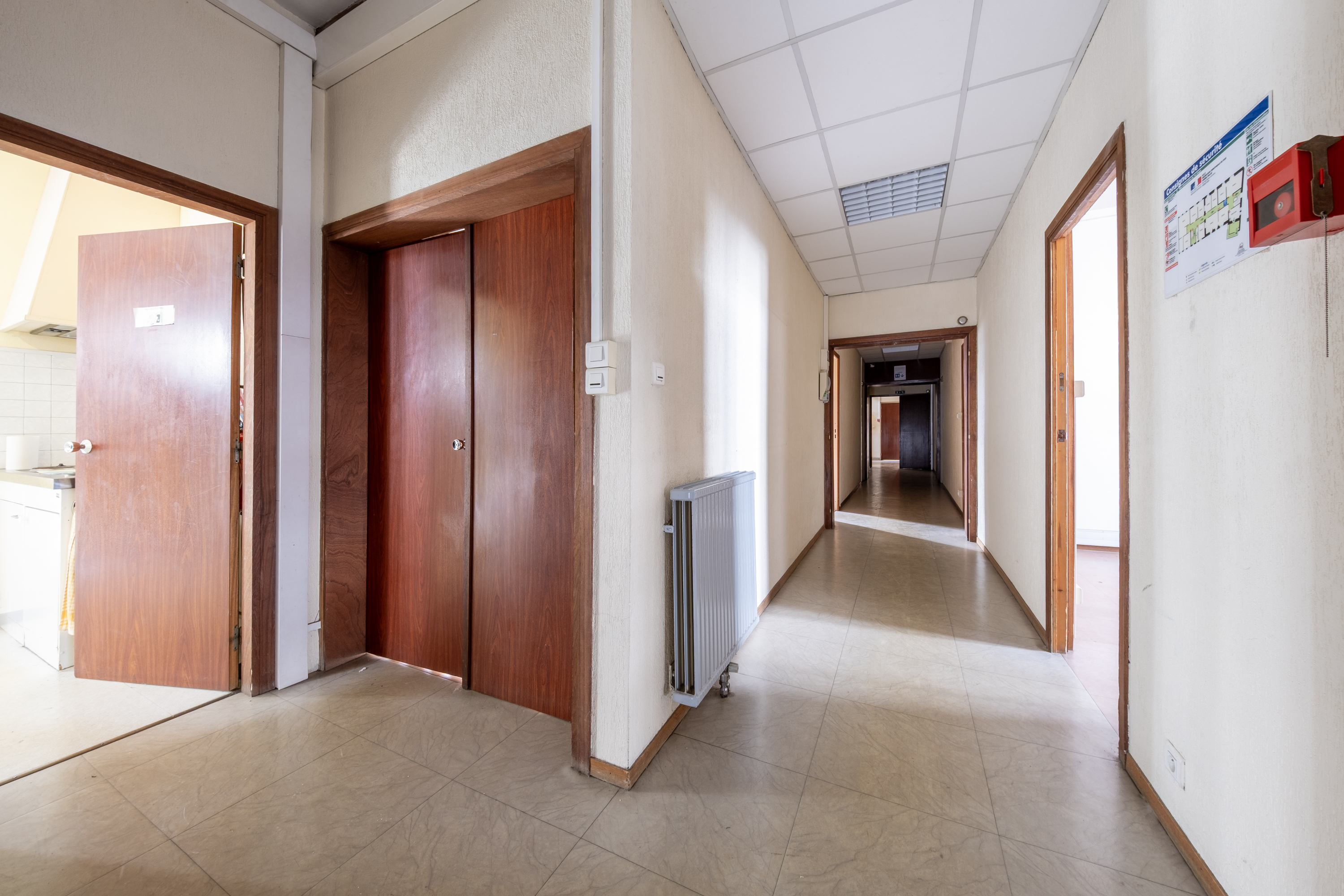 Photo décrivant le bien Cession D'un Immeuble à Usage De Bureaux Avec Parking Privatif - Centre-ville De Foix