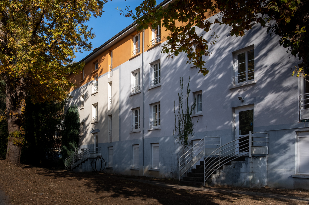 Photo décrivant le bien Immeuble De Logements