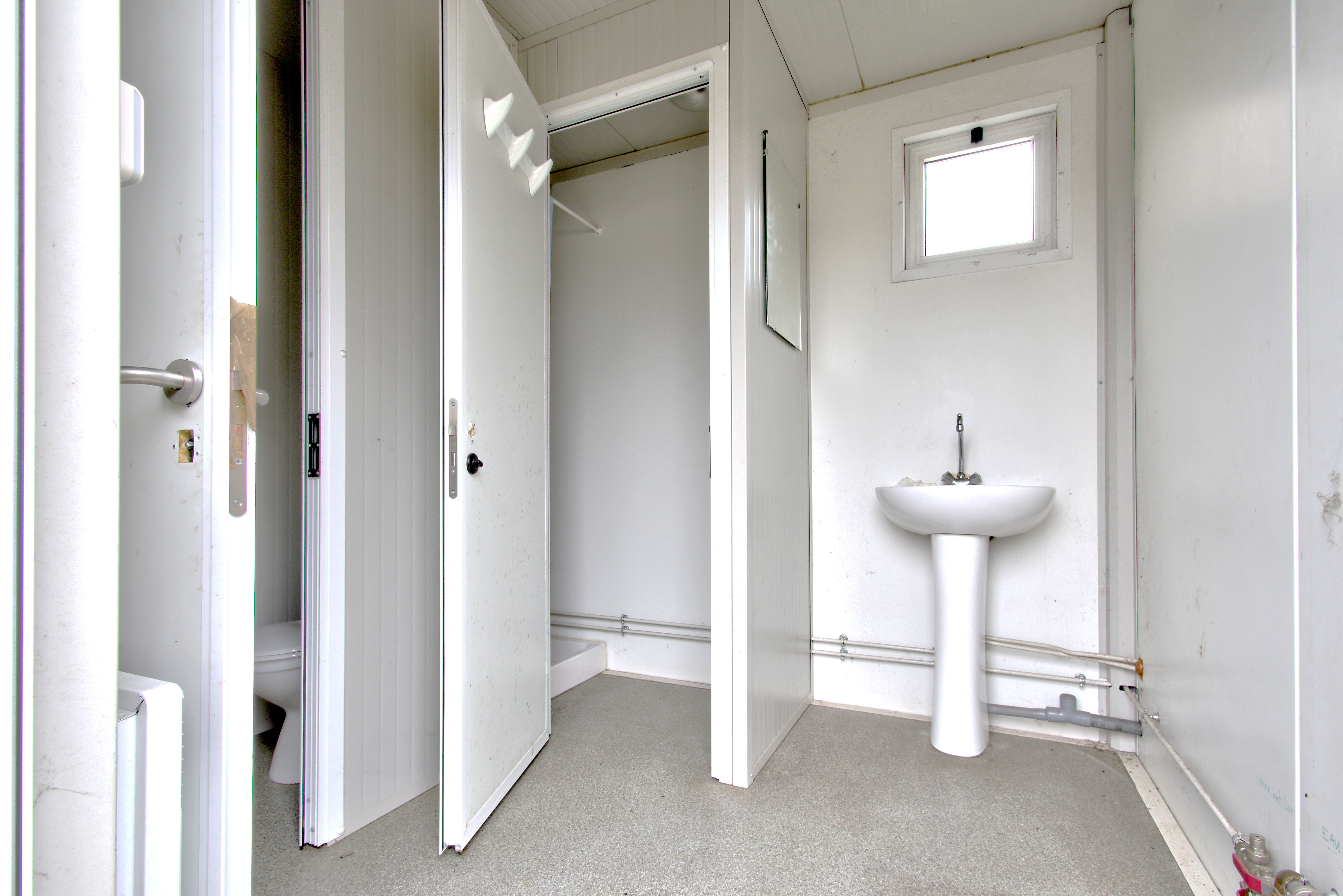 Photo décrivant le bien Terrain Clos De 657 M² Bâti Dans Une Zone Industrielle