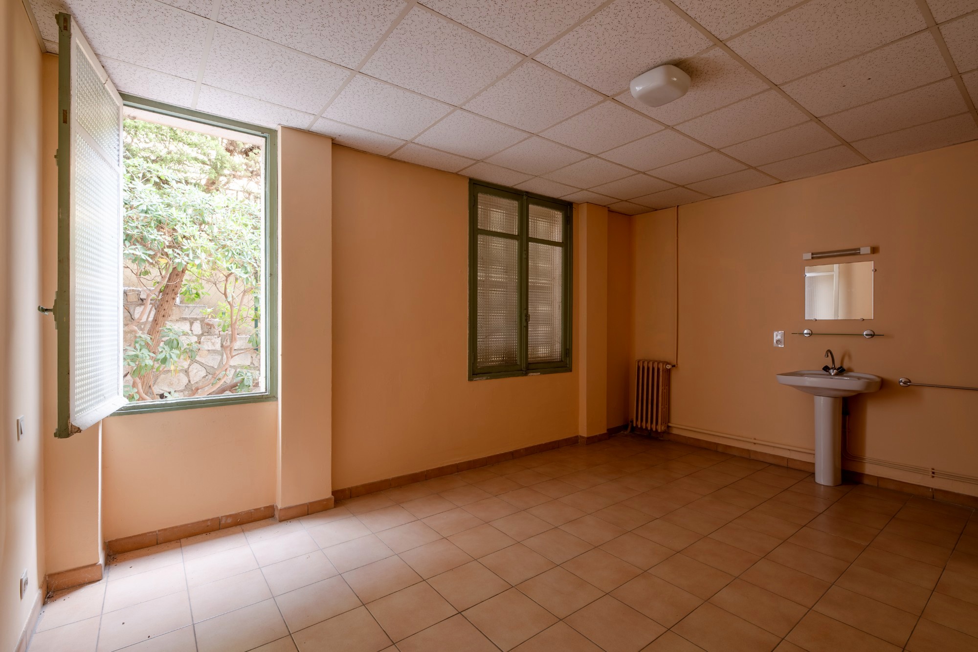 Photo décrivant le bien Bureaux- 254 M2 - Grasse (06)