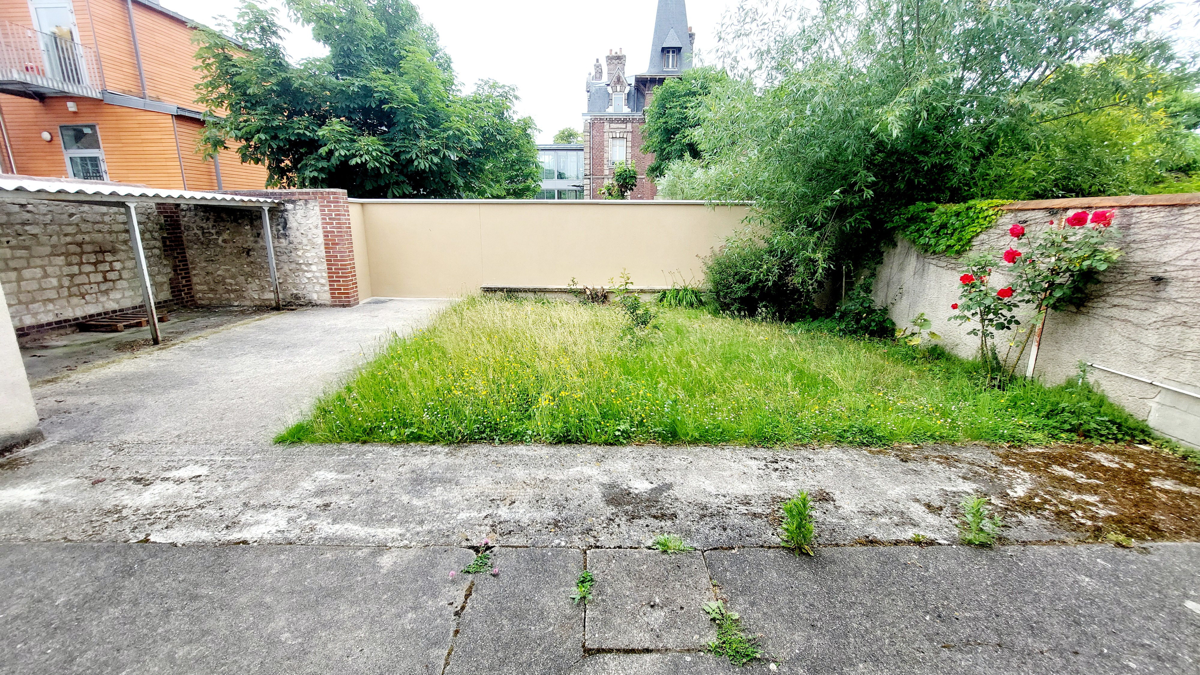 Photo décrivant le bien Maison D'habitation à Vendre, Avec Garage Et Jardin, Proche Du Jardin Des Plantes