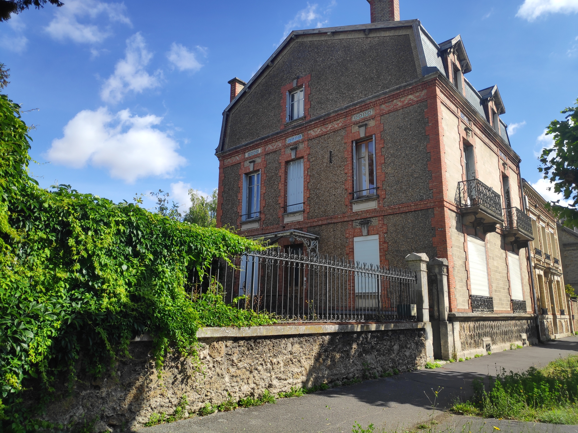 Photo décrivant le bien Ensemble Immobilier Châlons-en-champagne