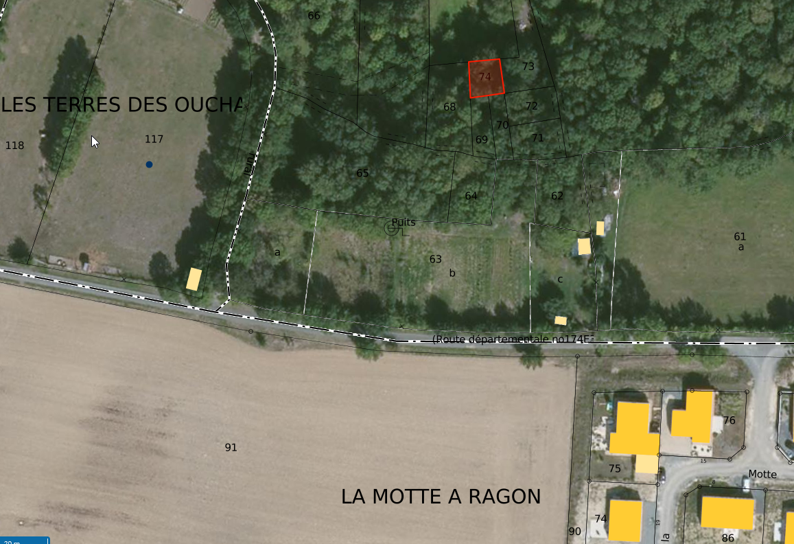 Photo décrivant le bien Parcelle Boisée à Saint Symphorien