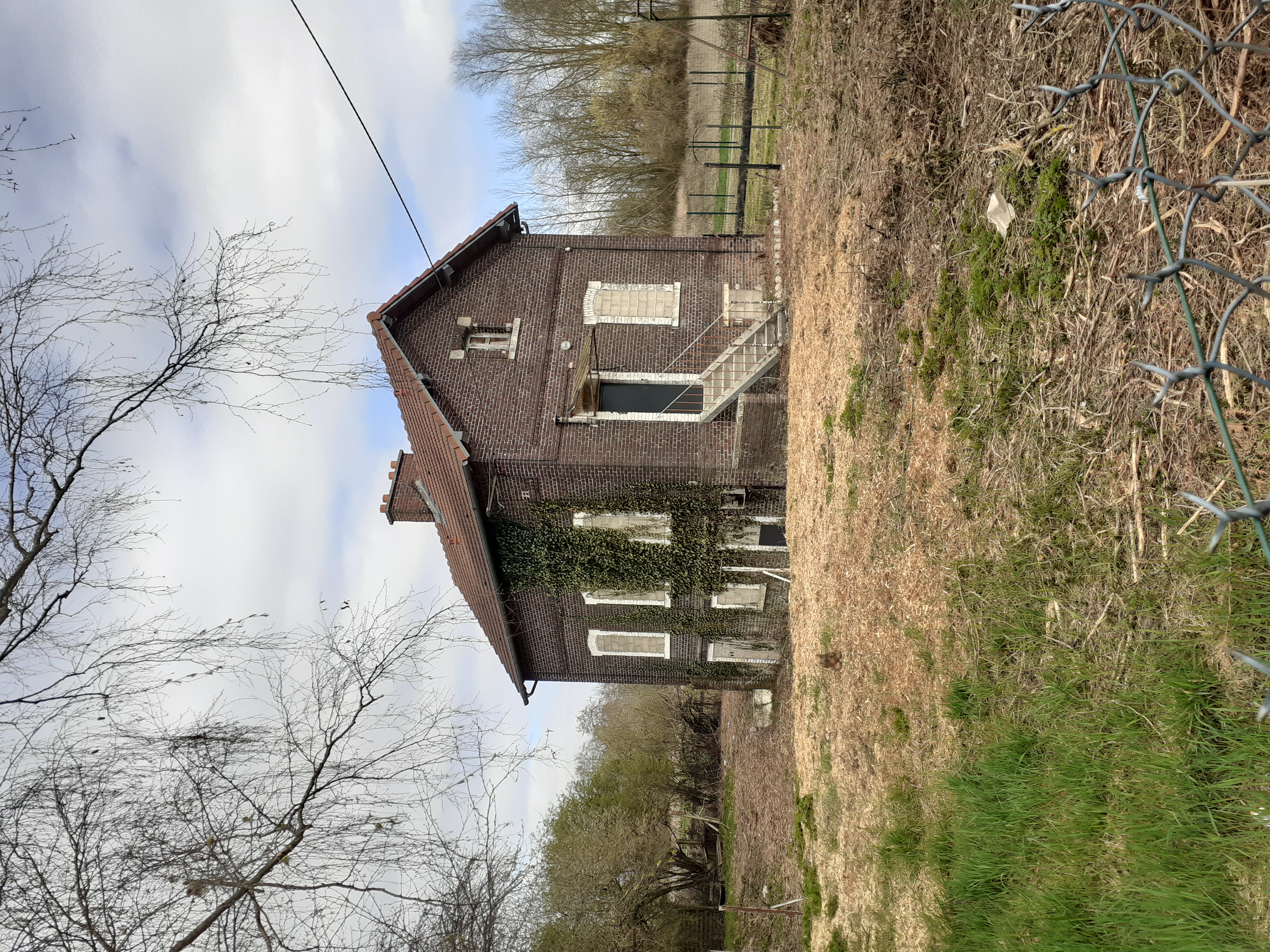 Photo décrivant le bien Maison éclusière Chauny Entièrement à Rénover
