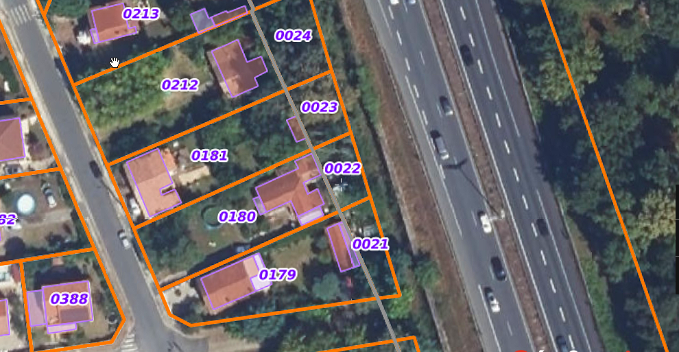 Photo décrivant le bien Vente De Parcelles Non Bâties, En Nature De Jardin D'agrément.