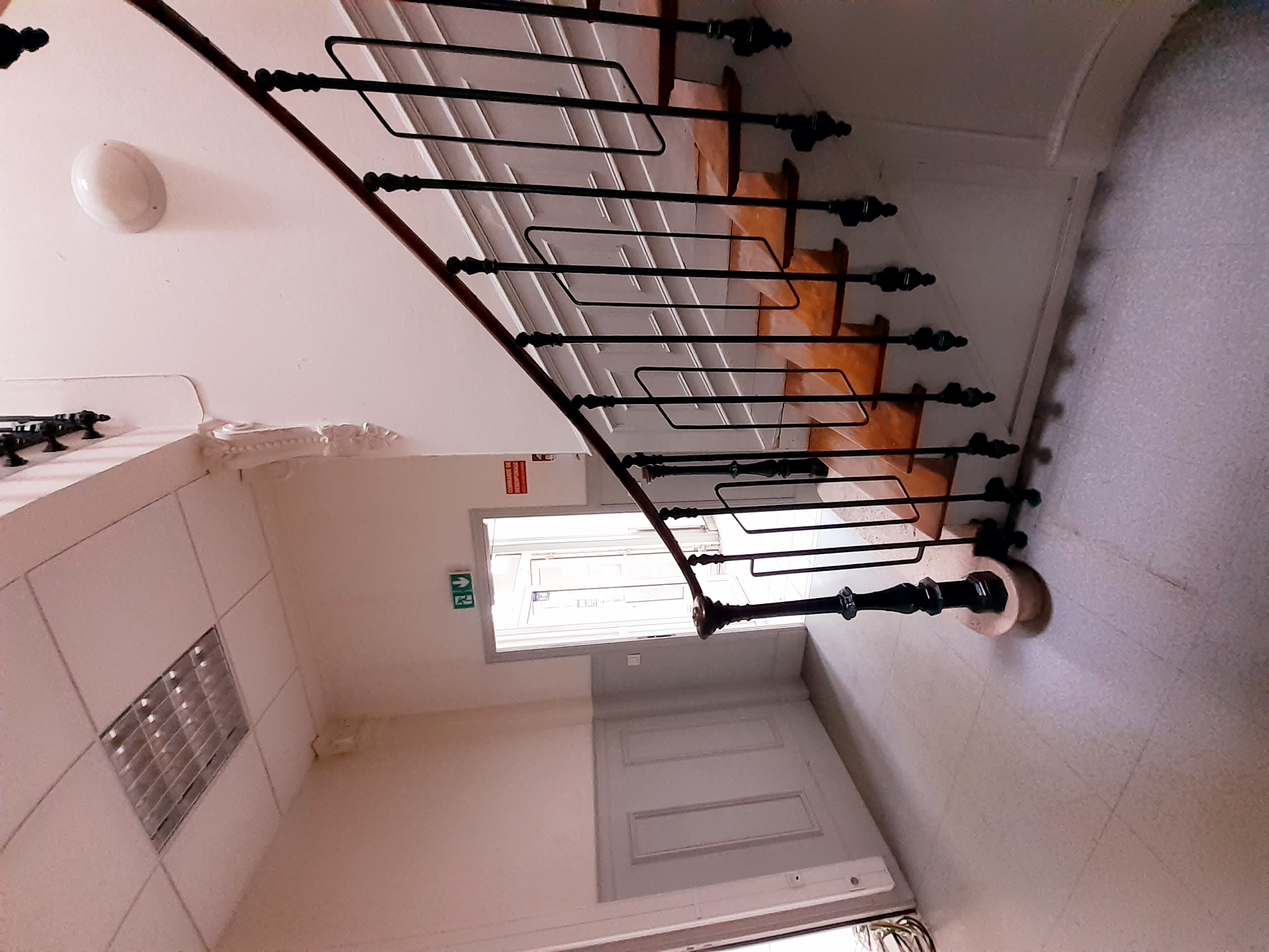 Photo décrivant le bien Immeuble De Bureau Type Maison De Maître D'environ 423 M² à Château Thierry à Une Heure De Paris