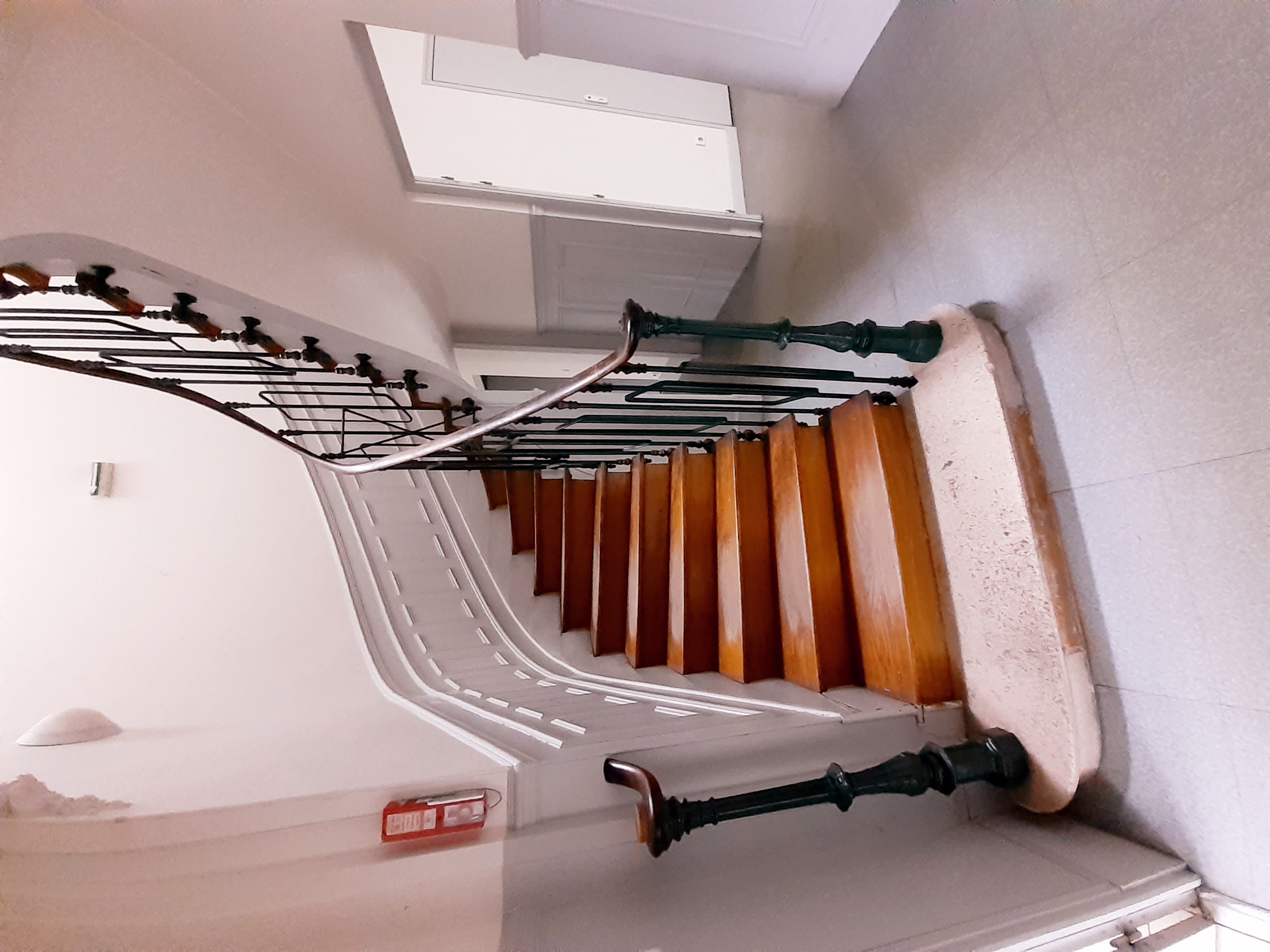 Photo décrivant le bien Immeuble De Bureau Type Maison De Maître D'environ 423 M² à Château Thierry à Une Heure De Paris