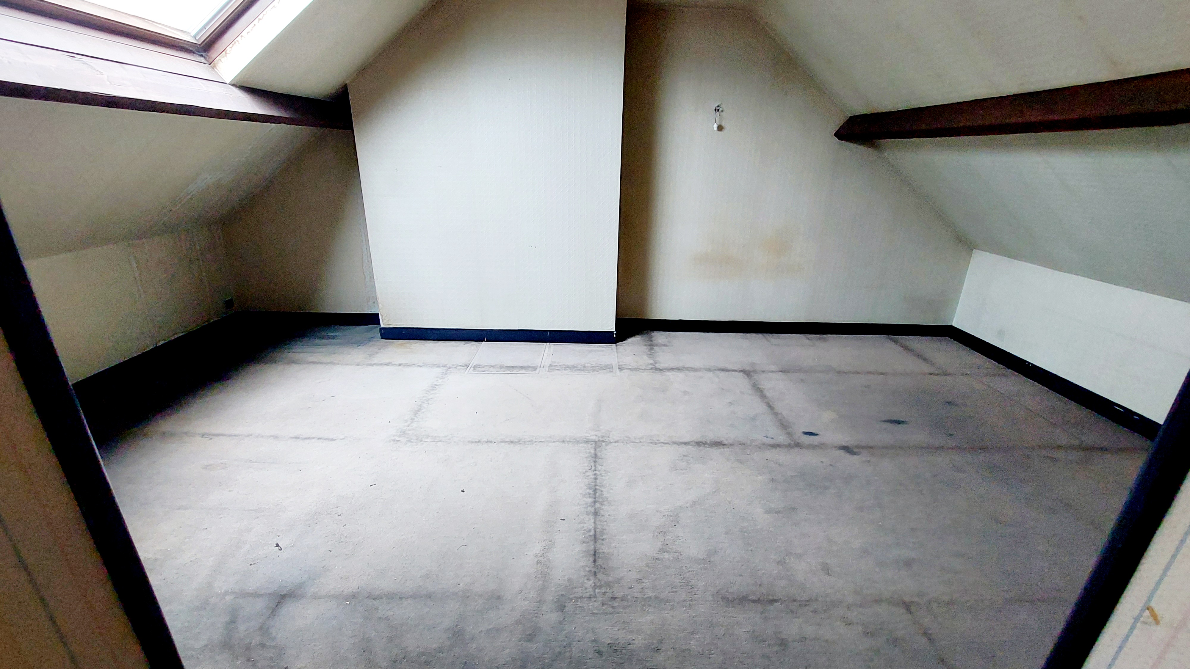 Photo décrivant le bien Maison D'habitation à Vendre, Avec Garage Et Jardin, Proche Du Jardin Des Plantes