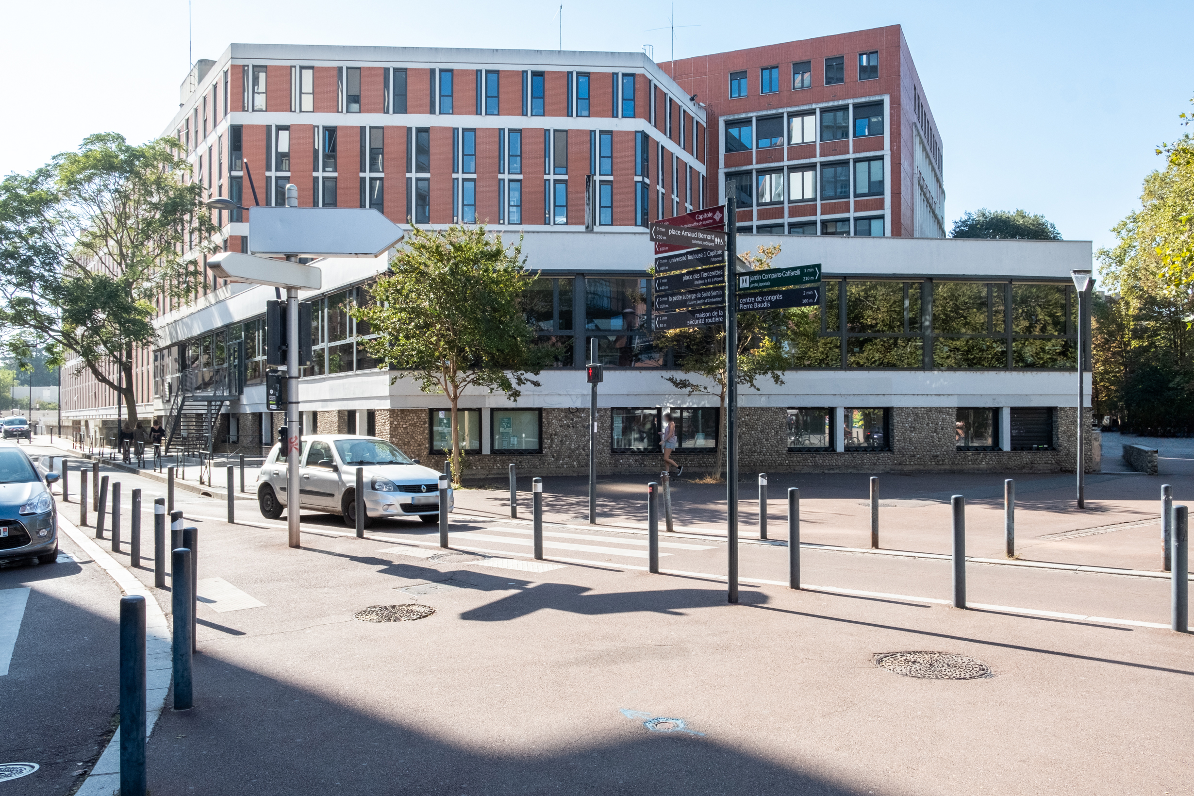 Photo décrivant le bien Cité Administrative De Toulouse