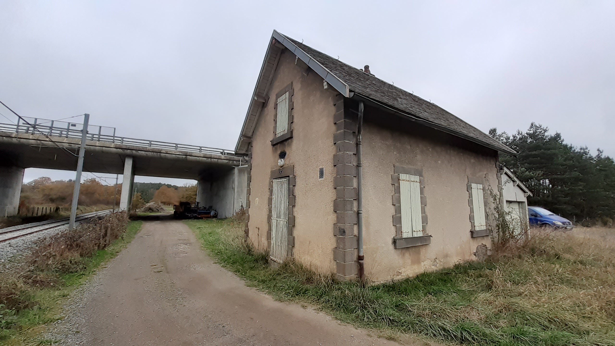 Photo décrivant le bien Maison De Garde-barrière à Ruynes En Margeride