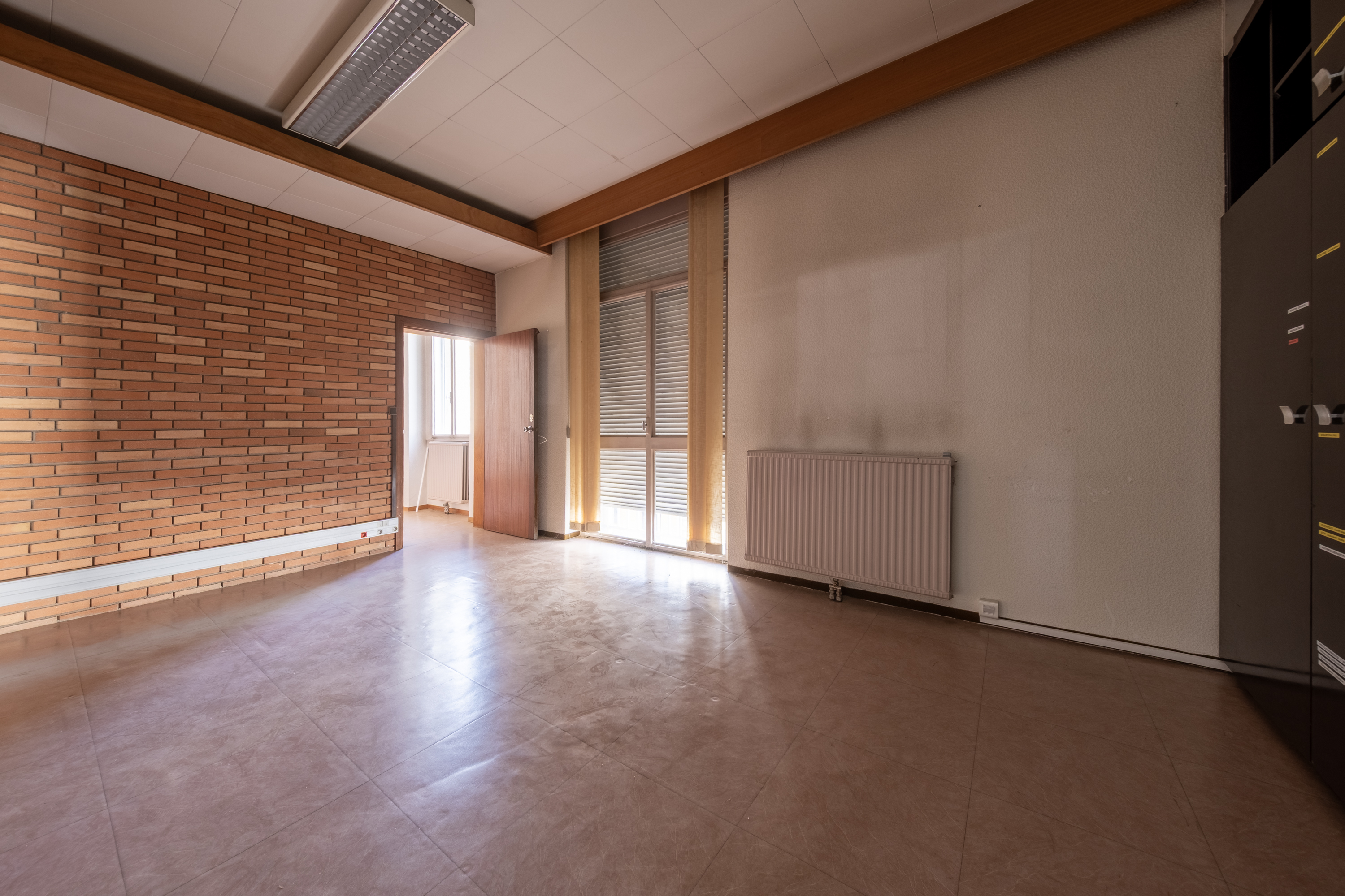 Photo décrivant le bien Cession D'un Immeuble à Usage De Bureaux Avec Parking Privatif - Centre-ville De Foix