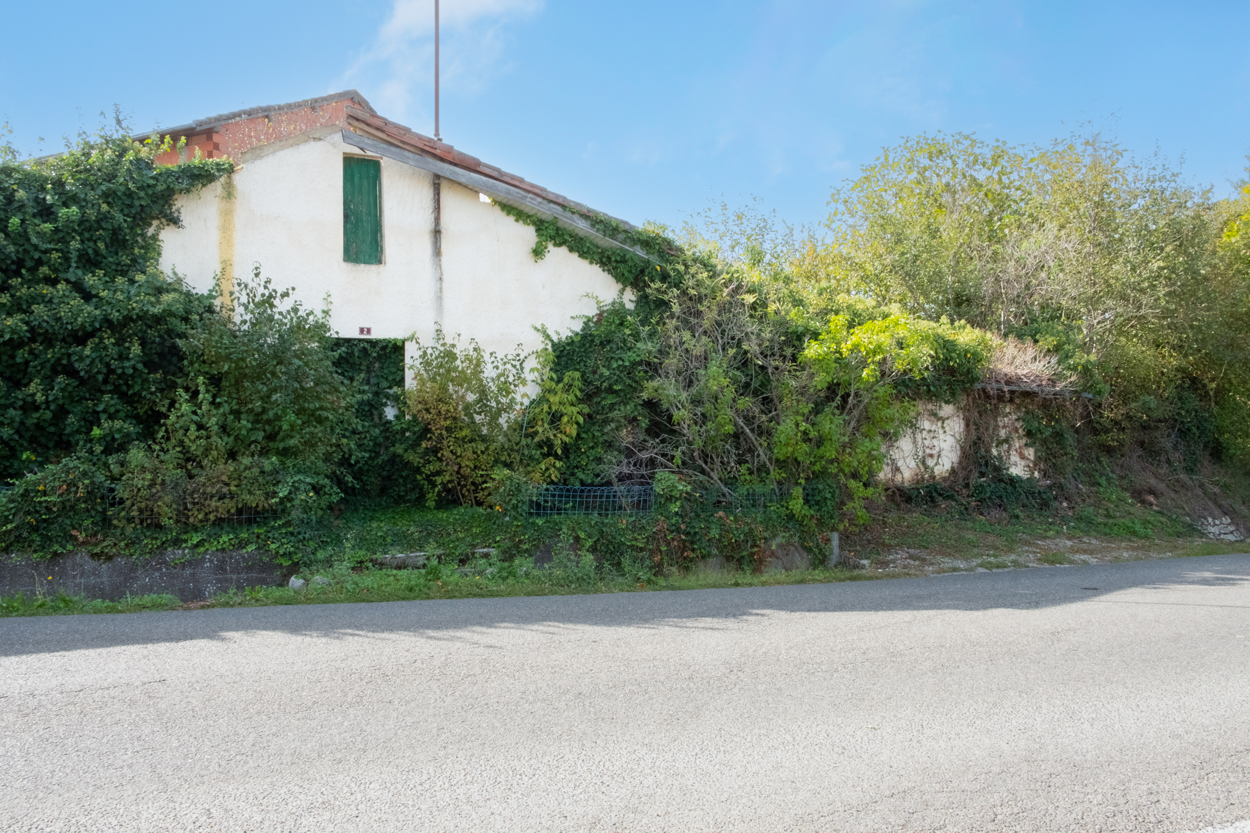 Photo décrivant le bien Maison En Ruine à Petit Prix.