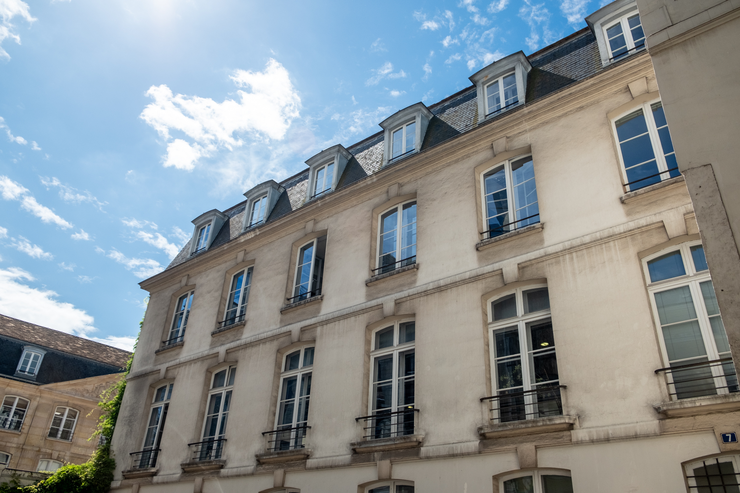 Photo décrivant le bien L'etat Vend Un Ensemble Immobilier D'exception Dans Le 3e Arrdt De Paris, 5/7 Rue De Montmorency