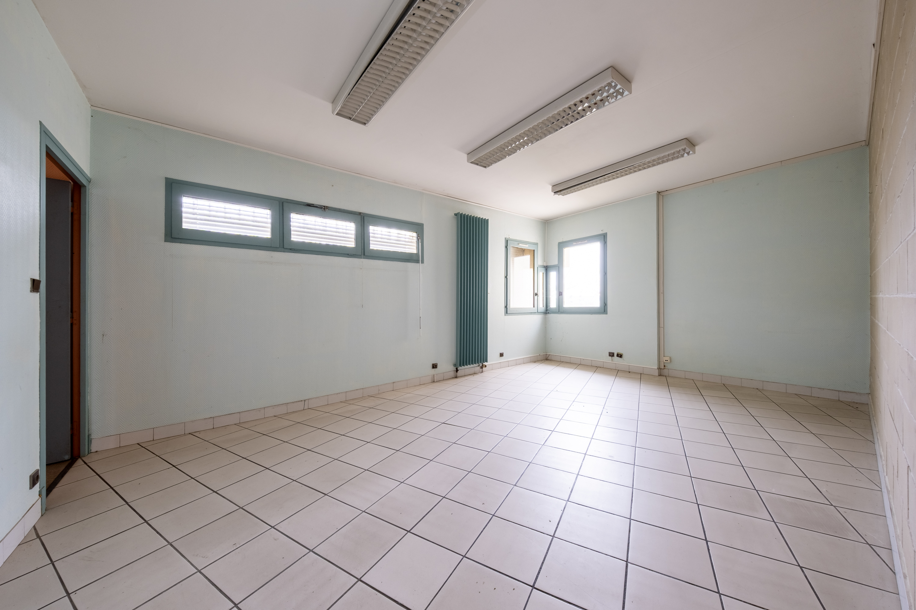 Photo décrivant le bien Bureaux Et Espace Vert à Port-ste-marie (47)
