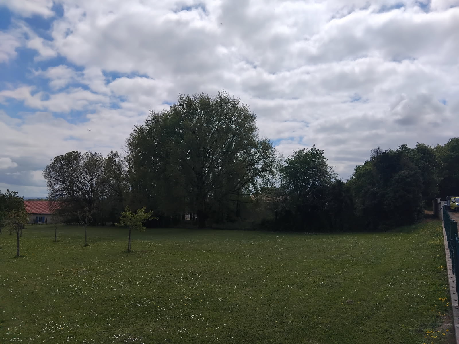 Photo décrivant le bien Maison En Ruine Et Une Parcelle Nue