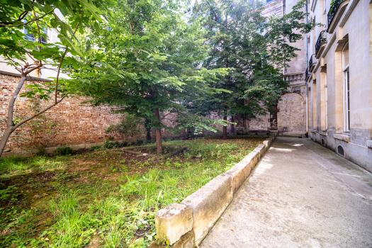 Photo décrivant le bien L'etat Vend Un Ensemble Immobilier D'exception Dans Le Iiie Arrdt De Paris, 5/7 Rue De Montmorency