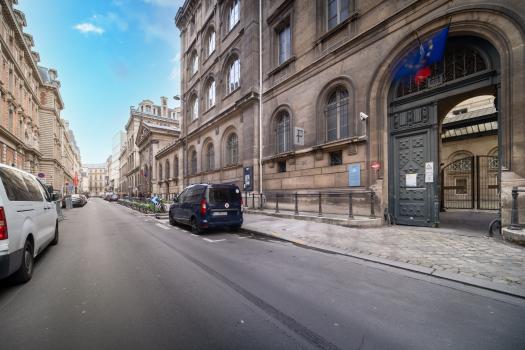 Photo décrivant le bien Ensemble Immobilier D'exception Au Coeur De Paris, Dans Le Quartier Central Des Affaires