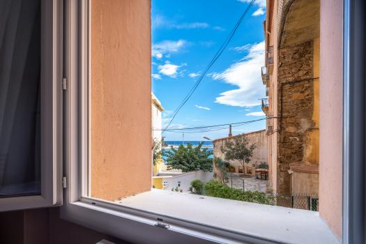 Photo décrivant le bien Immeuble Avec Vue Mer- Centre Ville De Cerbère