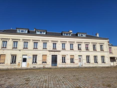 Photo décrivant le bien Au Coeur D' Epernay - Bâtiment à Usage De Bureaux Avec Parc
