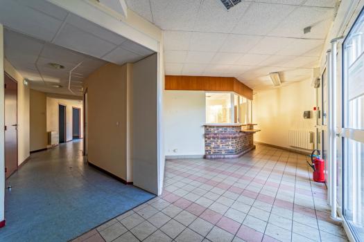 Photo décrivant le bien Immeuble De Bureau Situé à Un Emplacement Stratégique Proche D'evreux