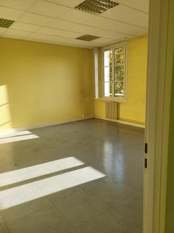 Photo décrivant le bien Immeuble De Bureaux à Beaune