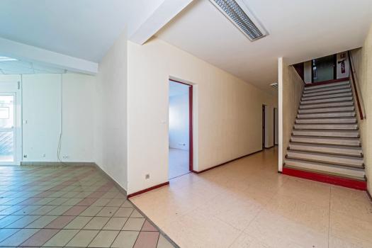 Photo décrivant le bien Immeuble De Bureau Situé à Un Emplacement Stratégique Proche D'evreux