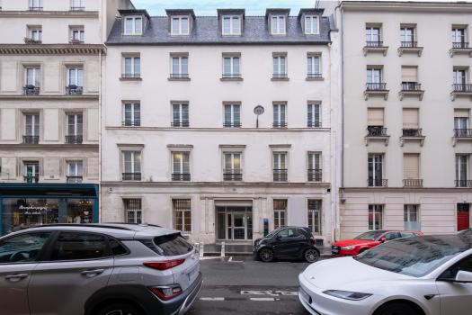 Photo décrivant le bien Immeuble De Bureaux + Stationnements