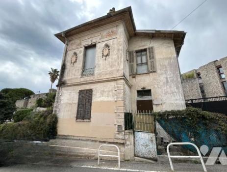 Photo décrivant le bien Nice, Coeur De Ville, Maison Ancienne De 76,87 M² Avec Jardin