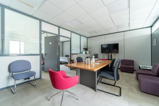 Photo décrivant le bien Immeuble De Bureaux-2567 M²-amiens(80)