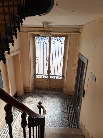 Photo décrivant le bien Au Coeur D' Epernay - Bâtiment à Usage De Bureaux Avec Parc