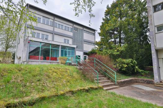 Photo décrivant le bien Ensemble Immobilier Mixte : Bureaux, Ateliers, Restauration & Hébergements