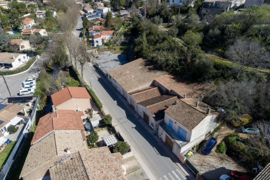 Photo décrivant le bien Locaux D'activité Et Espace De Stationnement