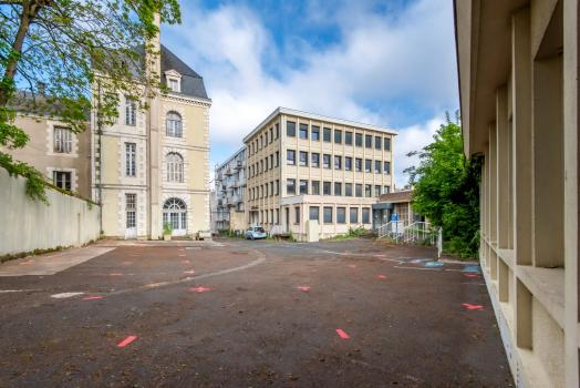 Photo décrivant le bien Ensemble Immobilier De 3176 M² En Centre-ville De Poitiers
