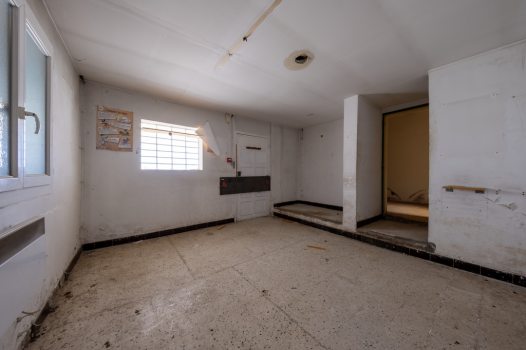 Photo décrivant le bien Locaux D'activité Et Espace De Stationnement