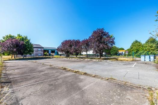 Photo décrivant le bien Immeuble De Bureau Situé à Un Emplacement Stratégique Proche D'evreux