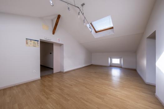 Photo décrivant le bien Cession D'un Immeuble à Usage De Bureaux Avec Parking Privatif - Centre-ville De Foix