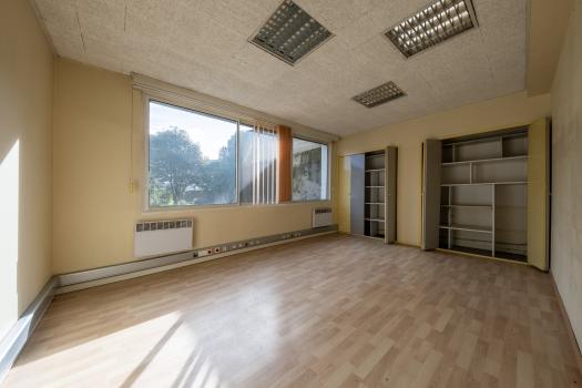 Photo décrivant le bien Cession D'un Immeuble à Usage De Bureaux Avec Parking Privatif - Centre-ville De Foix