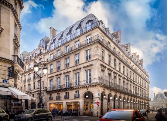 Photo détaillant le bien Remarquable Ensemble Immobilier Situé à Paris Dans Le Quartier Central Des Affaires