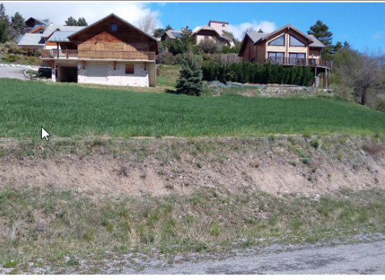 Photo détaillant le bien Terrain En Zone Constructible à Embrun (05)